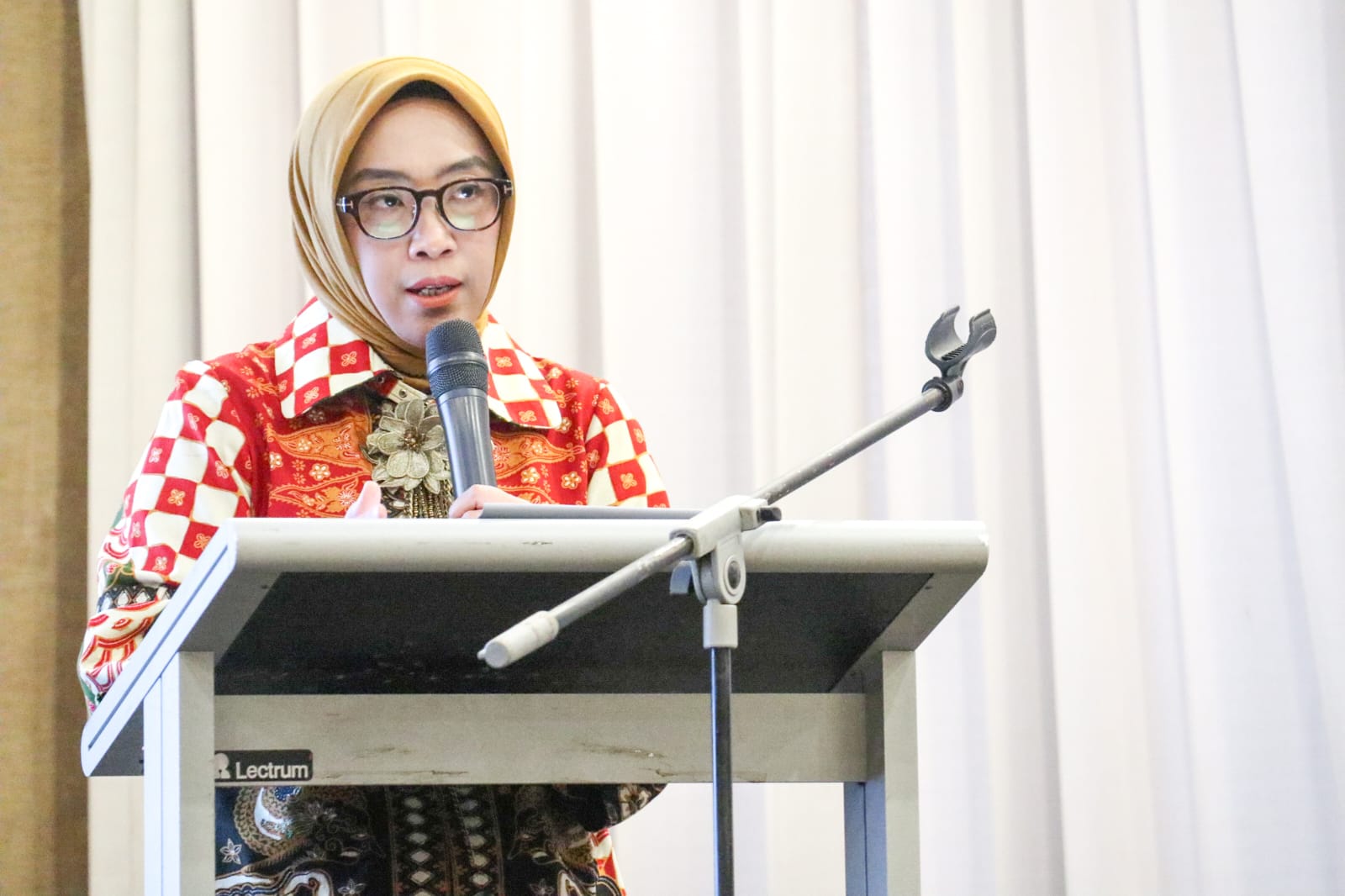 Prof. Dr. Eng. Eniya Listiani Dewi (Direktur Jenderal Energi Baru Terbarukan dan Konservasi Energi/ EBTKE) Kementerian ESDM